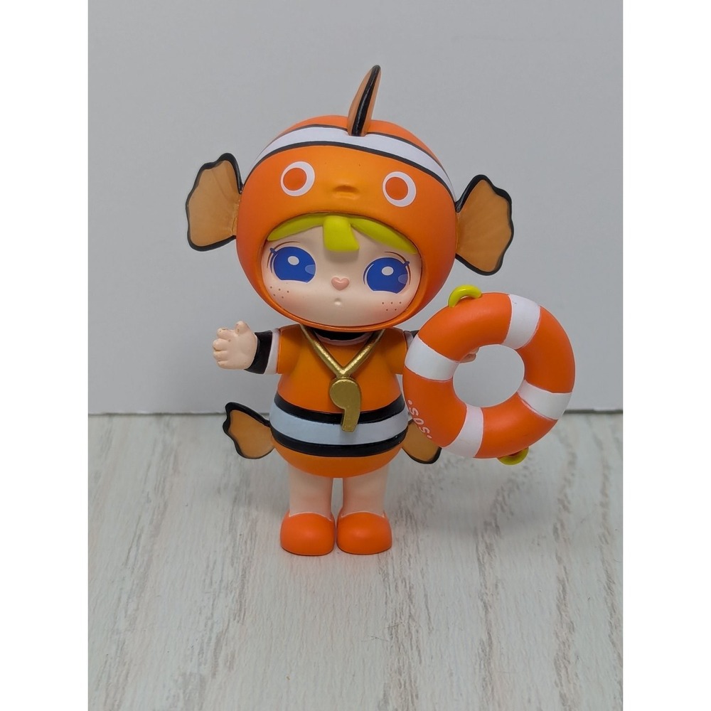 Suri Island Adventure Clownfish Rolife Figure w/ Life Preserver